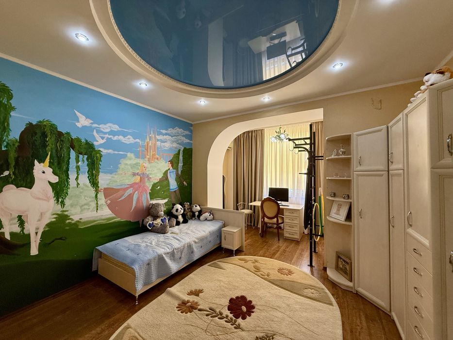 Четырехкомнатная квартира в коттедже на СухомФонтане.Гараж.Автономка.