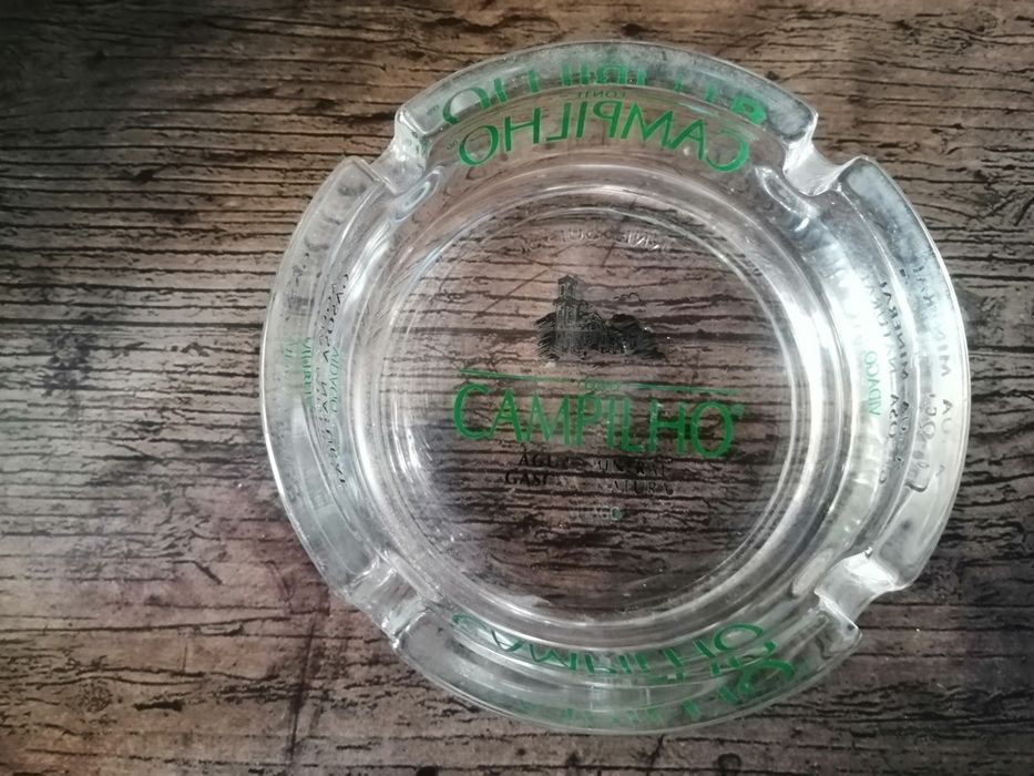 Cinzeiros de vidro - bom estado