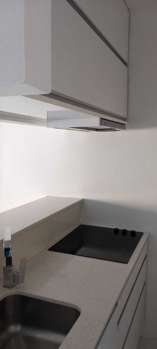 T2 Renovado Rua Do Lugarinho Equipado Com Ar Condicionado 223M€ Venda