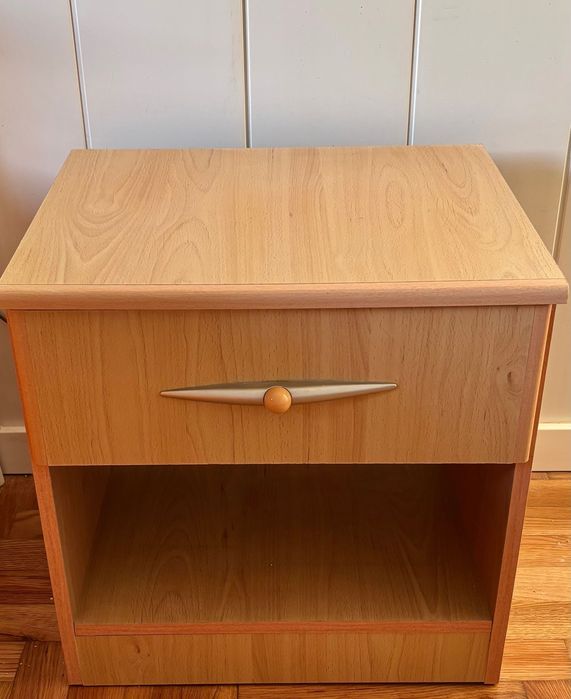 Conjunto Cama + Cómoda + 2 mesas de cabeceira