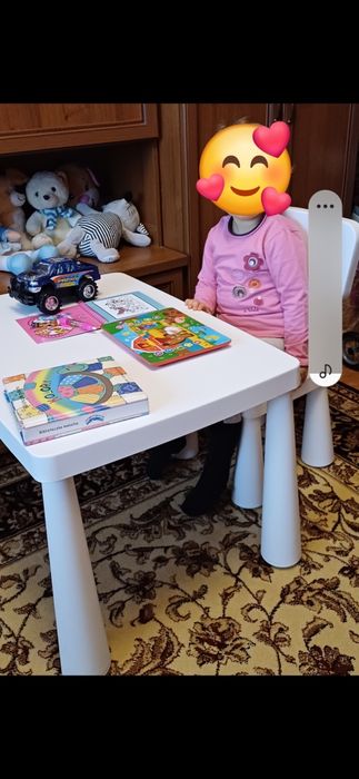 bialy stolik IKEA + krzesełko Mamut