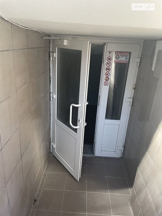 Продаж комерційного приміщення на вул. Словацького