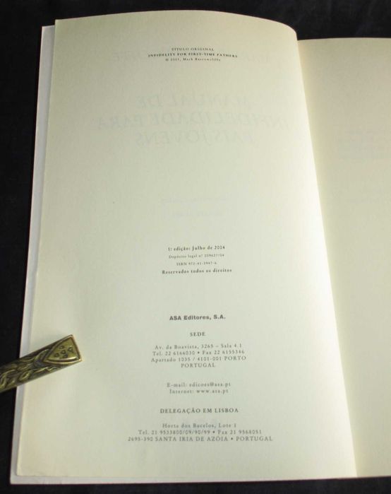Livro Manual de Infidelidade para Jovens Pais Mark Barrowcliffe