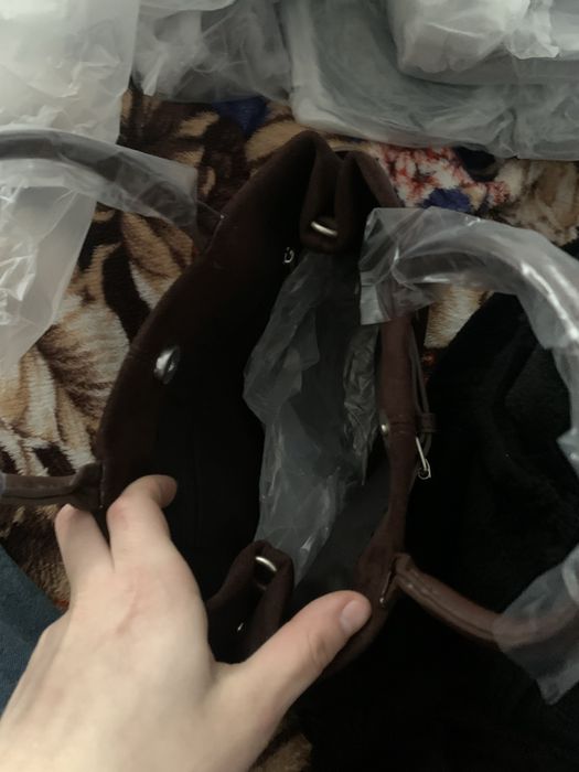 Коричнева замшева сумка через плече