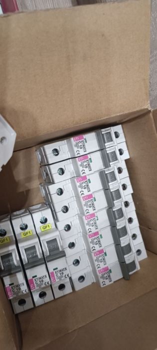 Защитные  автоматы  АВВ и  Etimat (poland).  Разные модели.