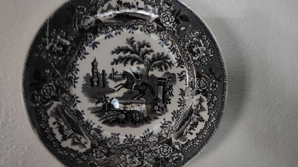 Loiça antiga em perfeito estado