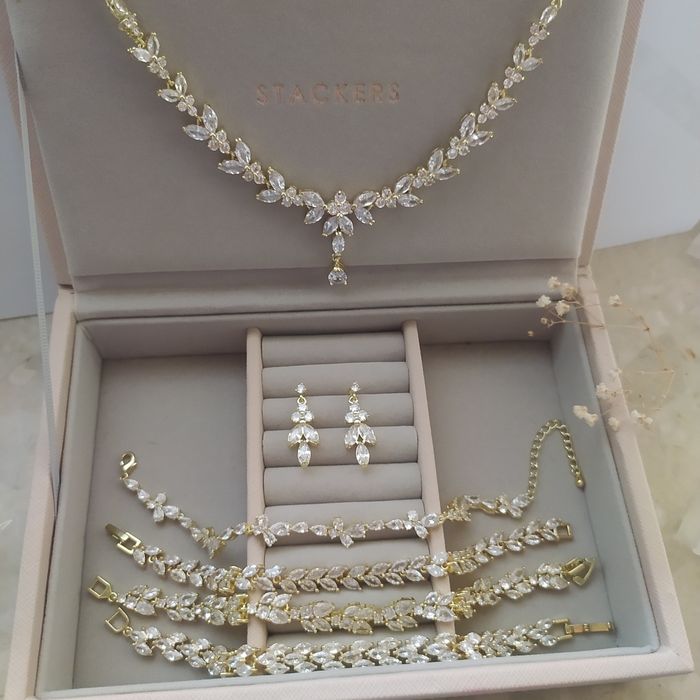 Złoty naszyjnik kolczyki bransoletka ślubna