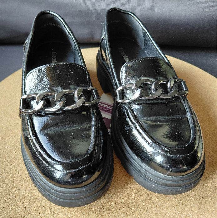 Czarne lakierowane mokasyny Deichmann 33