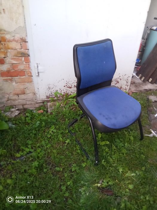 Продам офісне крісло