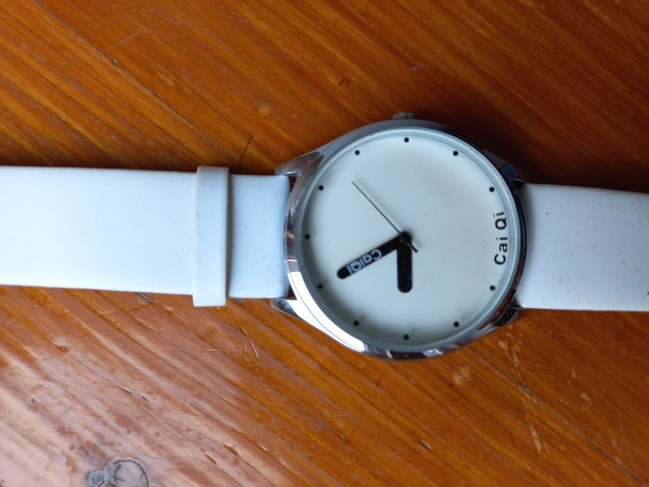 Zegarek damski biały