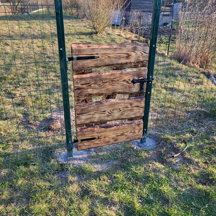Sprzedam działkę ROD „Grobla” Łomża – 250 m² | przy parkingu | ogrodzona