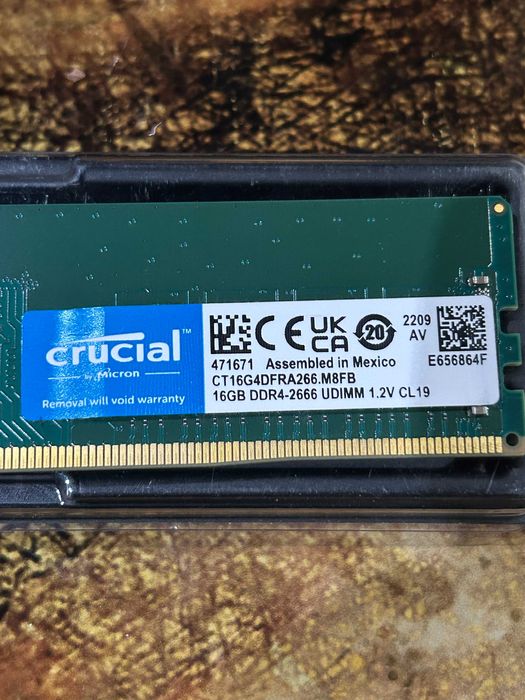 Оперативна память Crucial DDR4 16Gb нова