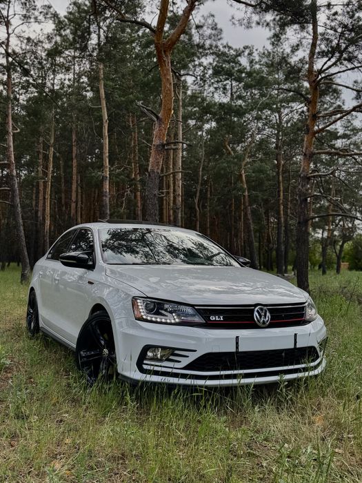 Volksvagen Jetta GLI