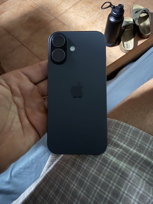iPhone 17 256GB preto.