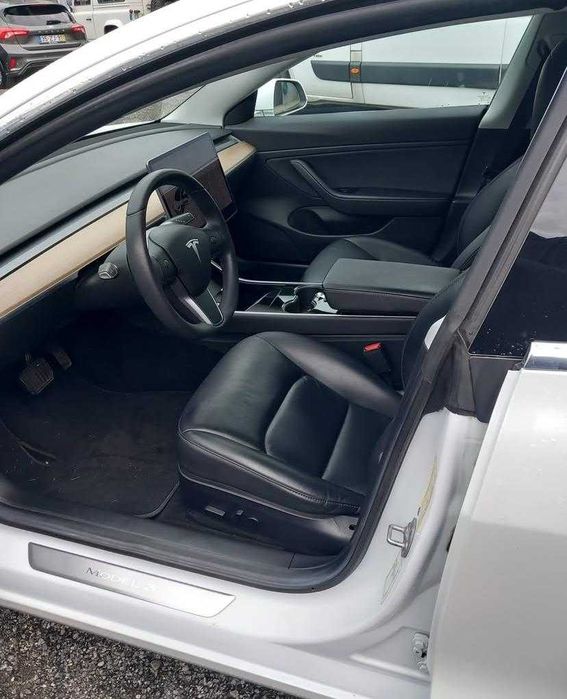 Tesla Model 3 Long-Range Dual Motor AWD
