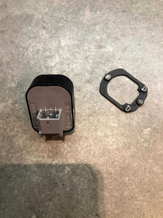 VAG 8V0959565 C Переключатель зеркал  AUDI A3 SEDAN