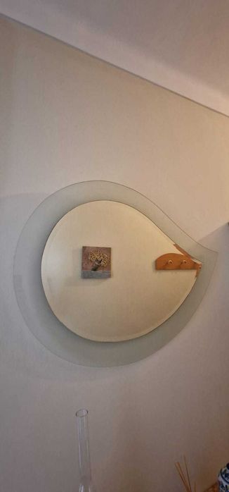 Conjunto de móvel e espelho para entrada