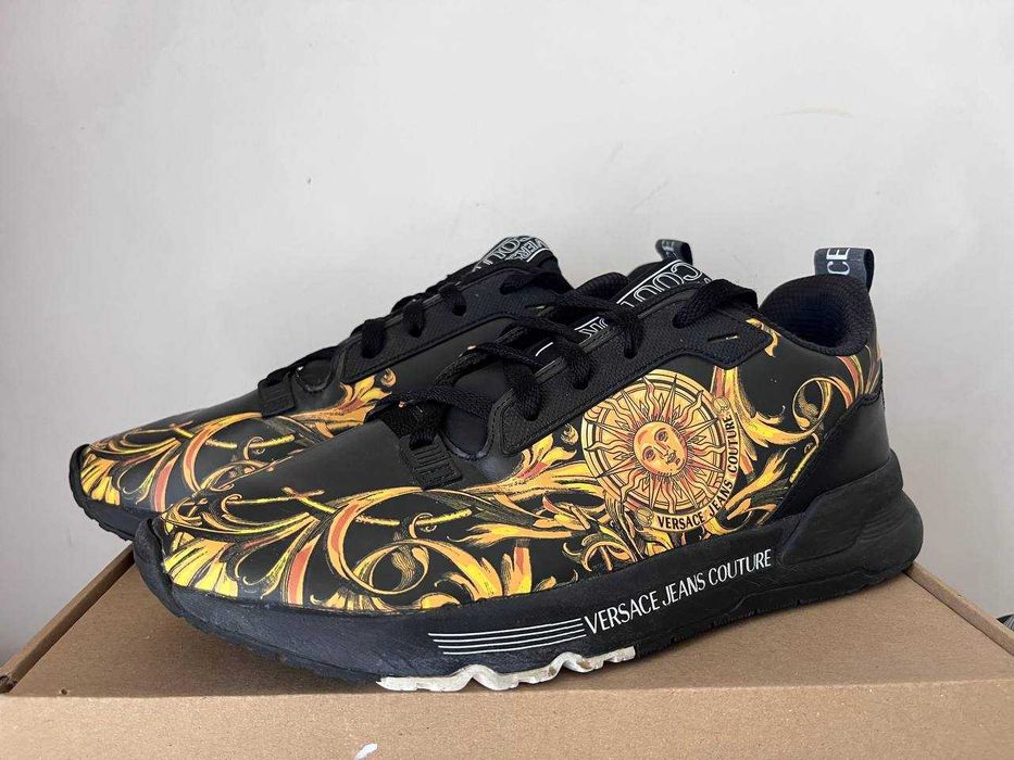 продам кроссовки versace couture