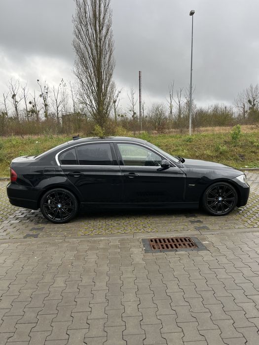 Sprzedam BMW e90 325d 197km