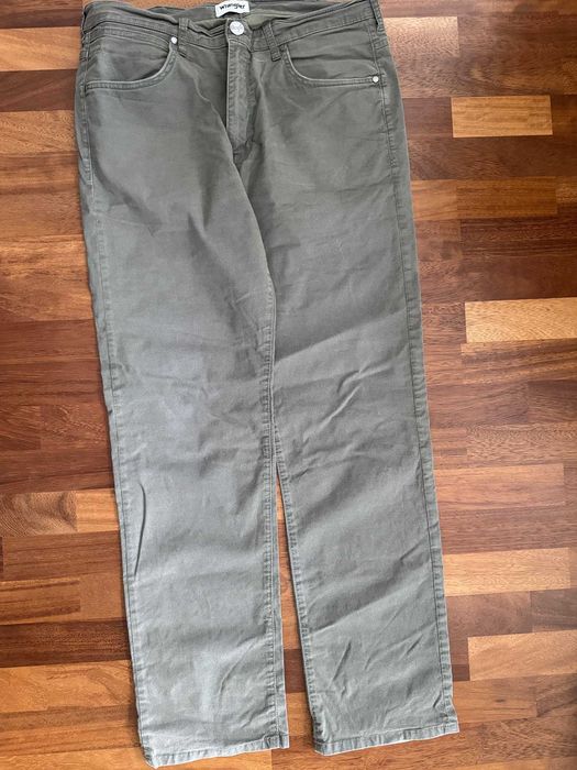Spodnie Wrangler Arizona  36/32 bawełna elastan kolor khaki