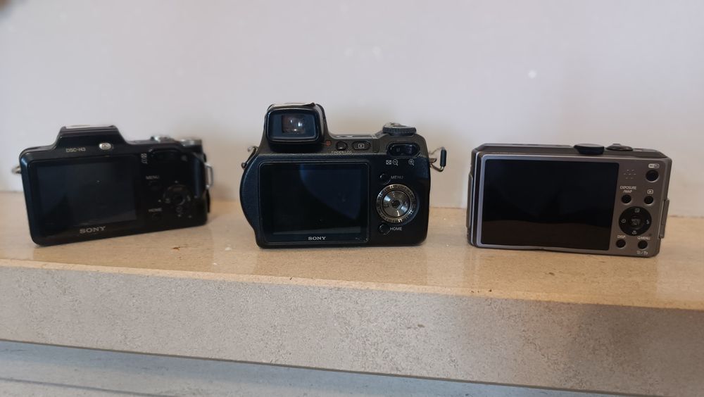 Máquinas fotográficas Sony e Panasonic leica