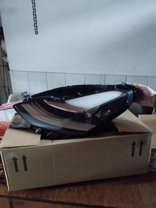 Продам фару Тесла м 3 ,ліва