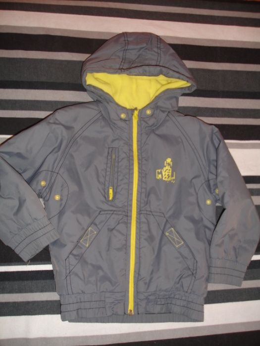 Parka Cinzenta e Sweats C/Capuz 4 anos