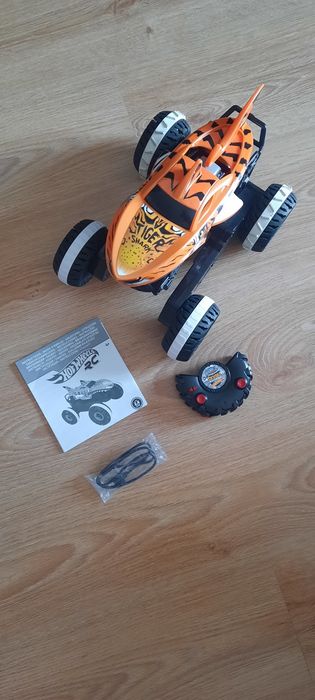 Carro telecomandado Tiger Shark Hot Wheels