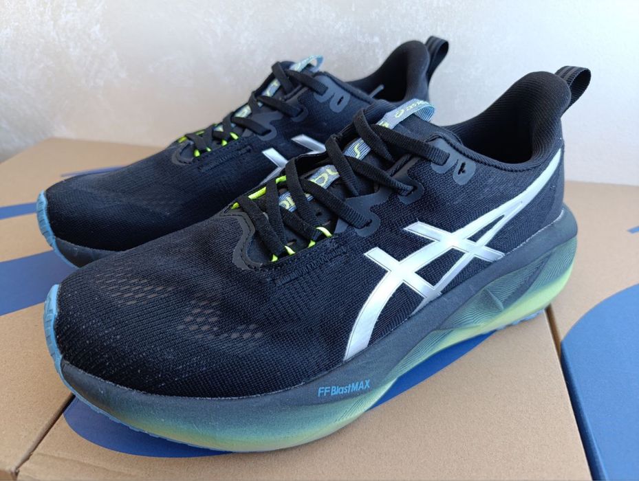 Кросівки Asics Novablast 5! Розмір 42/43/44/45! Оригінал!