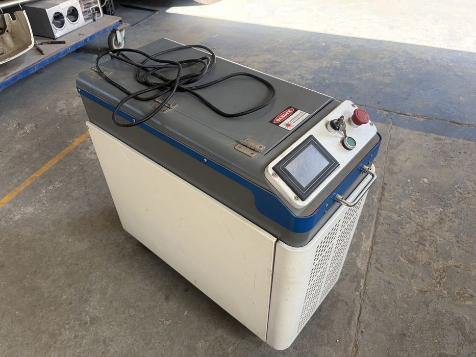 Laser pulsacyjny impuslowy 200W czyszczacy Faktura