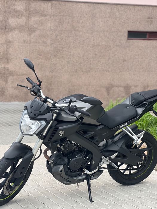 Vendo YAMAHA MT125 - Som incrível