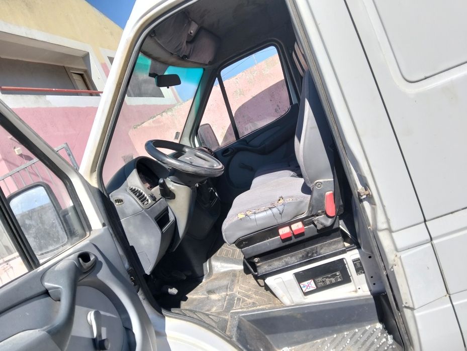 Mercedes sprinter 208 CDI 2002 com 220 mil km riais