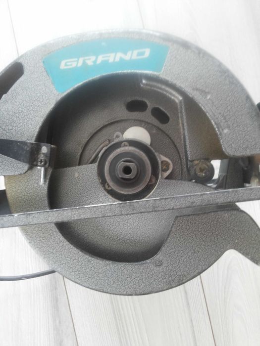 Дискова пила Grand ПД-185-1950