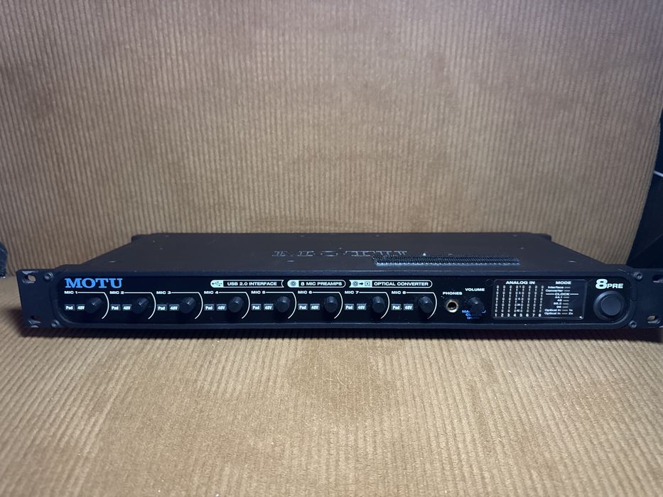 MOTU 8pre USB – interfejs audio / 8 preampów / ADAT / rack 1U
