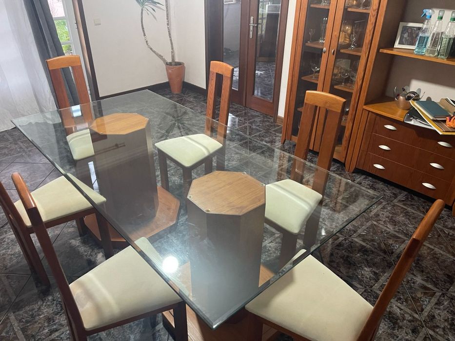 Mesa de Vidro com 6 cadeiras