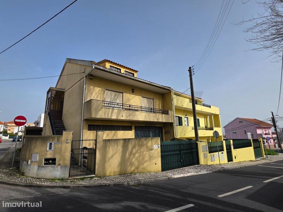 Armazém Industrial com Isolamento Térmico | Casal da Silveira, Famões