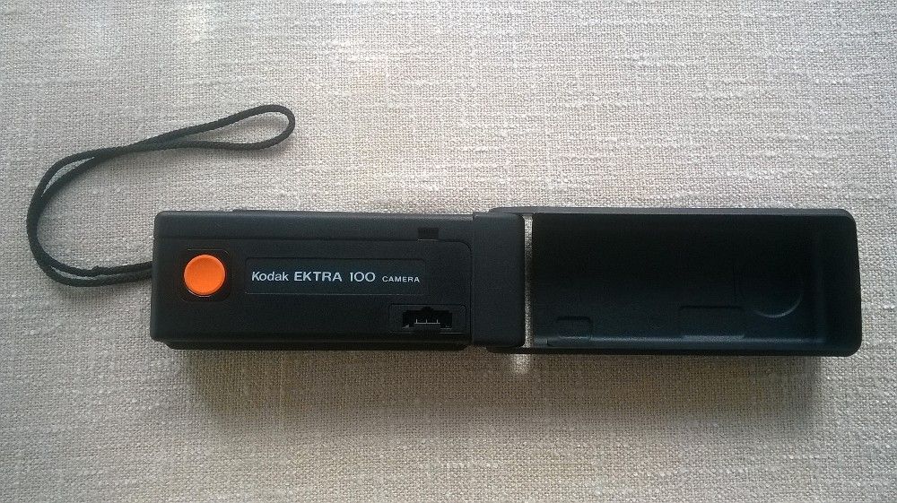 Máquina fotográfica Kodac 100. Antiga de colecção. Envio por correio.