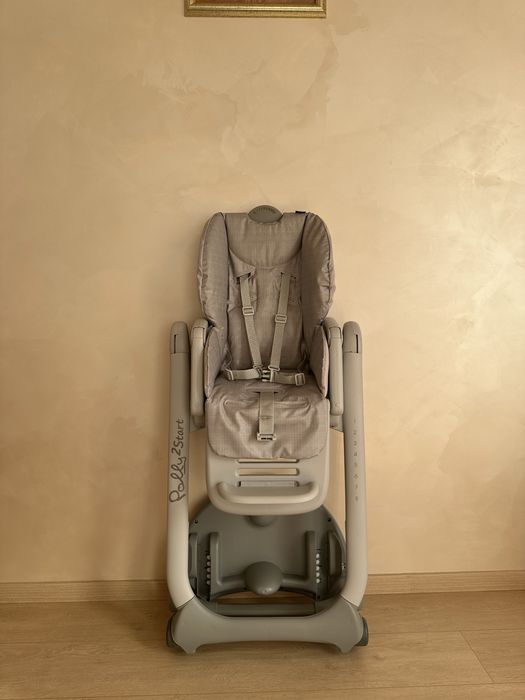 Продам стульчик для кормления Chicco от 0-3 лет