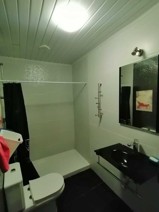quarto estudante para arrendamento junto à praça do giraldo de évora