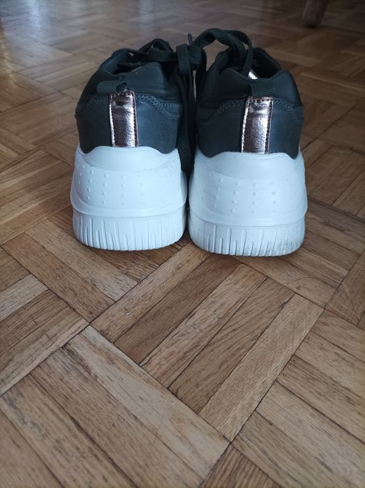 Sneakersy na platformie Cult