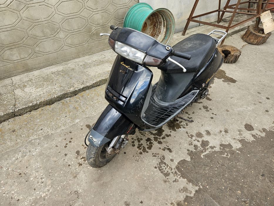 Скутер Honda Lead