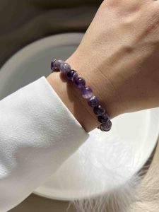 Унікальний подарунковий набір: браслет з каменю , свічка та амулет