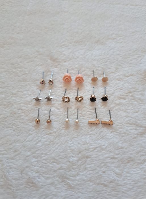 Zestaw 9 par kolczyków H&M