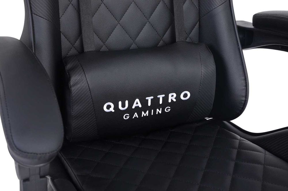 Fotel gamingowy Quattro Carbon – Głęboka czerń, wykończenie premium, wysuwany podnóżek i komfort klasy biznes do biura i domu.