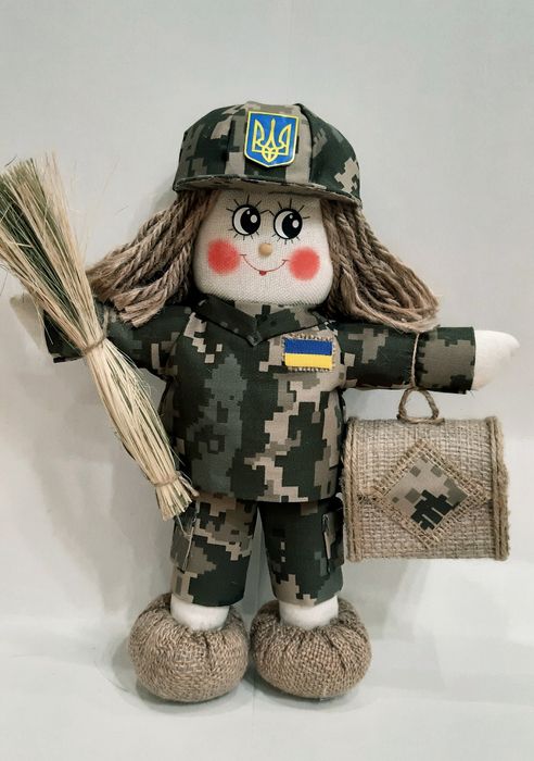 Домовенок Кузя,кукла на чайник,украинская парочка,веник-оберег,магниты