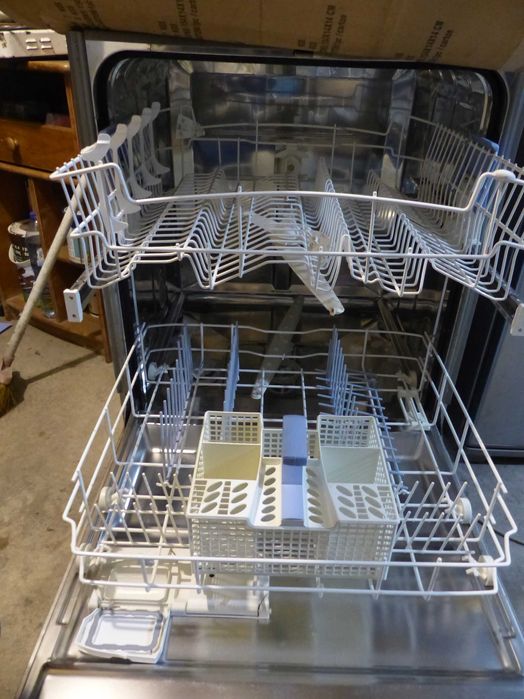 Máquina de lavar loiça whirlpool como nova