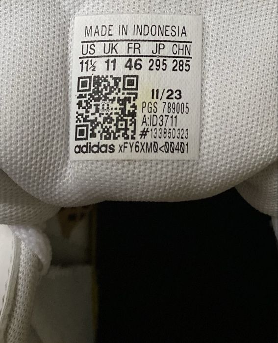 Чоловічі кросівки ADIDAS.