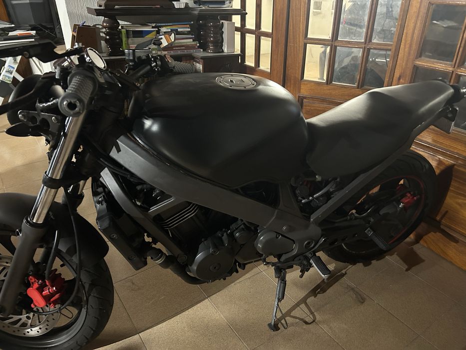 Honda Ntv 650 tranformada