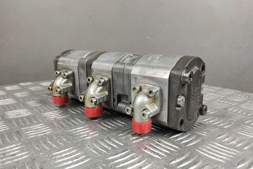 Pompa zębata Bosch 3-sekcyjna do Liebherr L564/L574. Gear pump.