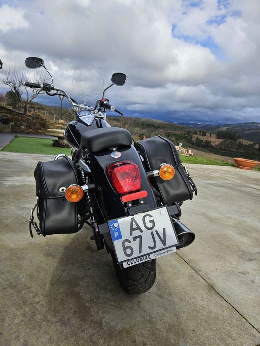 Vendo mota UM Classic 125